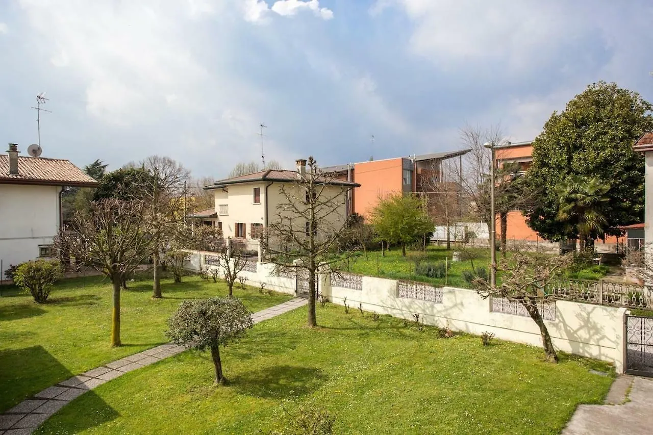 Comfy Apt 2 Bedrooms And Free Parking - Quite Area Favaro Veneto 0*,