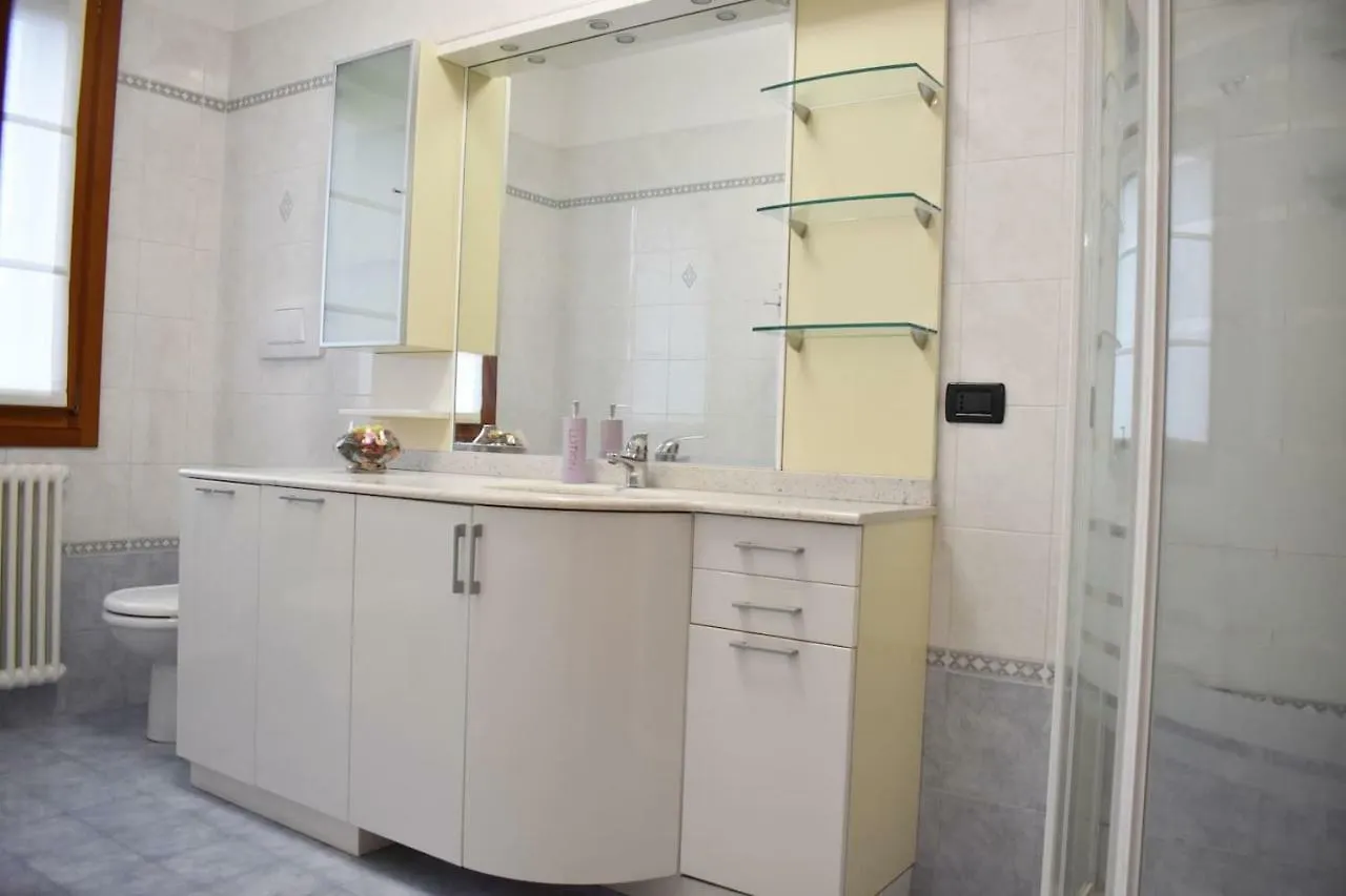 Apartamento Comfy Apt 2 Bedrooms And Free Parking - Quite Area Favaro Veneto