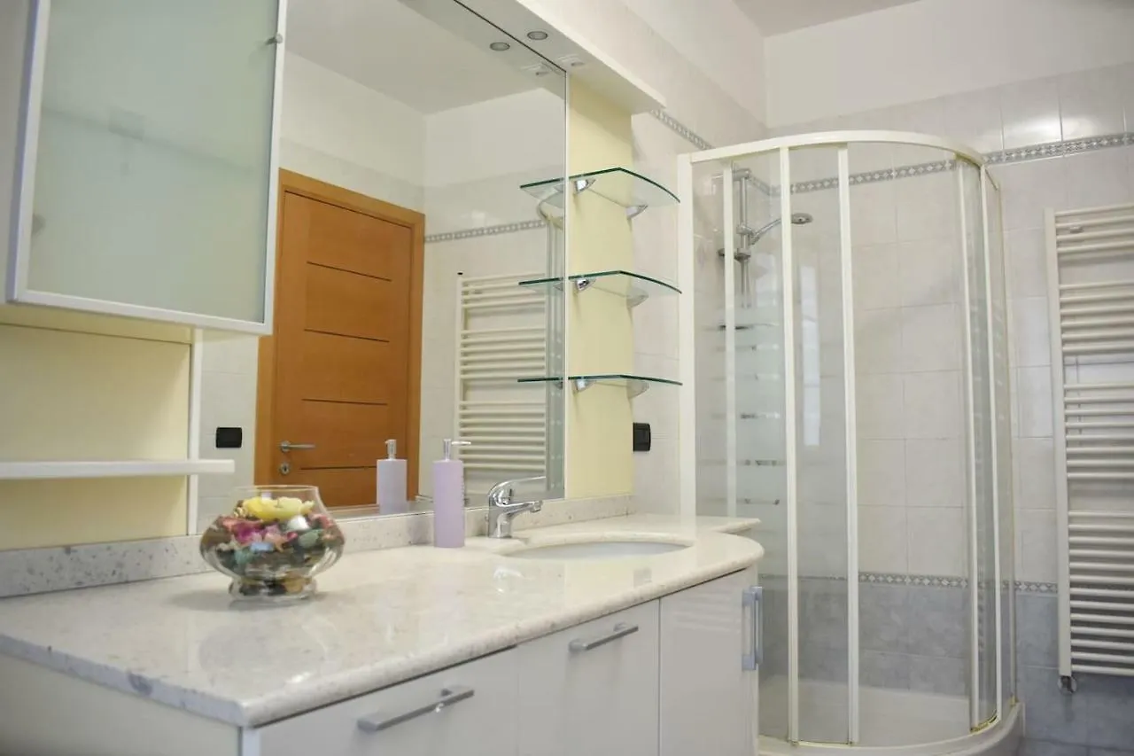 Comfy Apt 2 Bedrooms And Free Parking - Quite Area Favaro Veneto